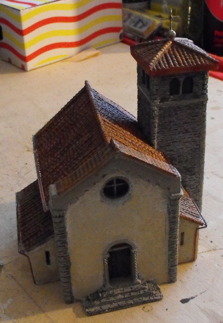 CHIESA ROMANICA INTONACATA