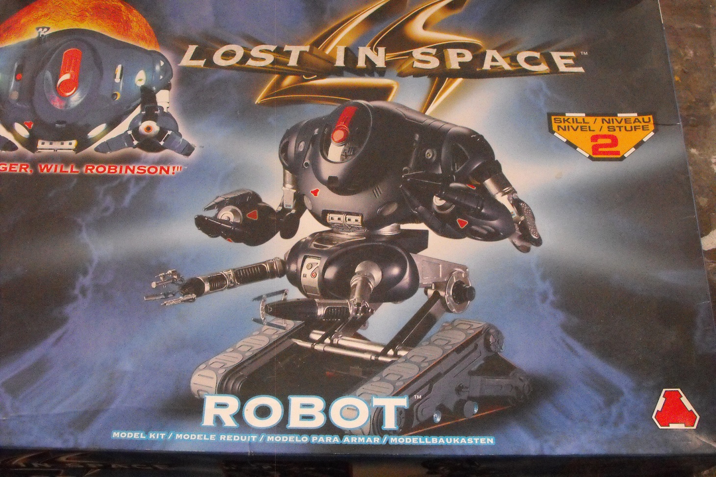 LOST IN SPACE ROBOT